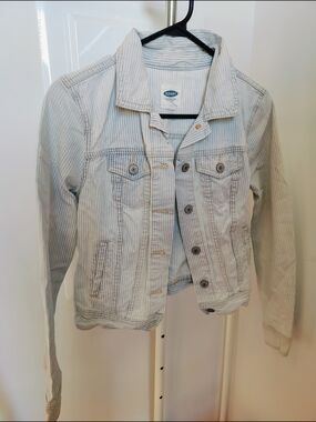 Old Navy Women's Pale Blue Striped Jean Jacket